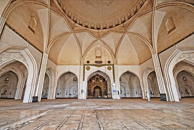 Inside_Jama_Masjid_Bijapur_Karnataka
