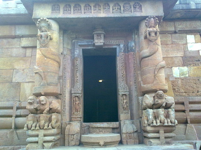 A_view_of_Rajarani_Temple_main_gate