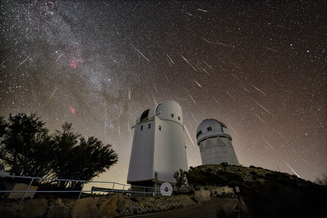 Annual_Cosmic_Fireworks_over_Kitt_Peak