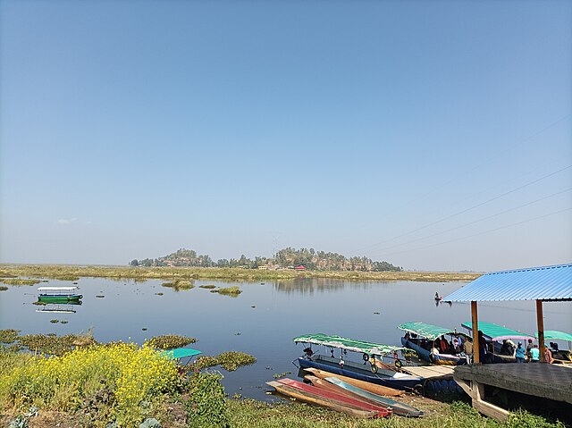 Boats__other_watercrafts_in_a_port