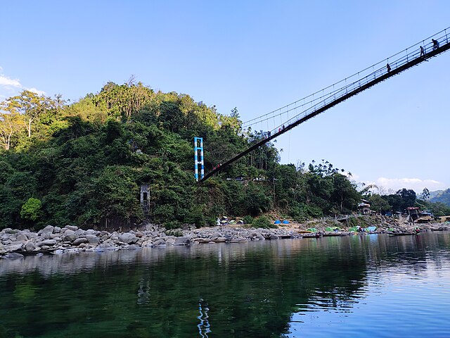 Dawki_Bridge_from_Umngot_River