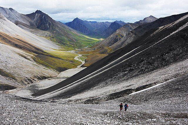 Hiking_in_Gates_of_the_Arctic_National_Park