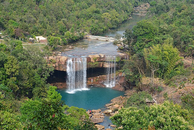 Khrangsuri_waterfall_Meghalaya