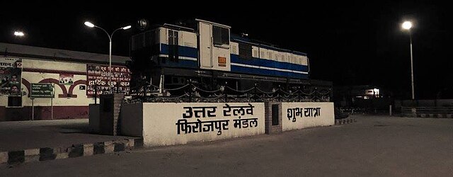 Narrow_gauge_loco_outside_Firozpur_cantt_Railway_station