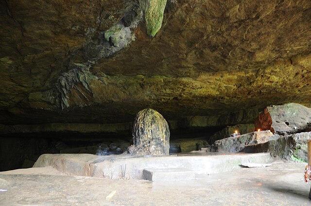 Nature_made_Shivalinga_in_Mawjymbuin_Cave_Mawsynram_Meghalaya_India