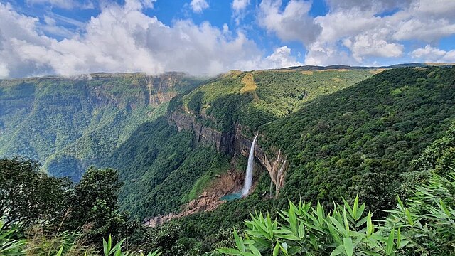 Nohkalikai-Falls