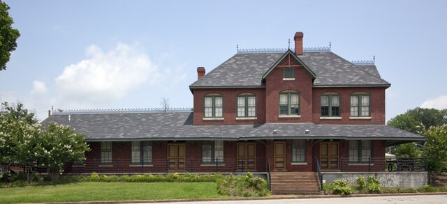 Railway_station_Tuscumbia_Alabama