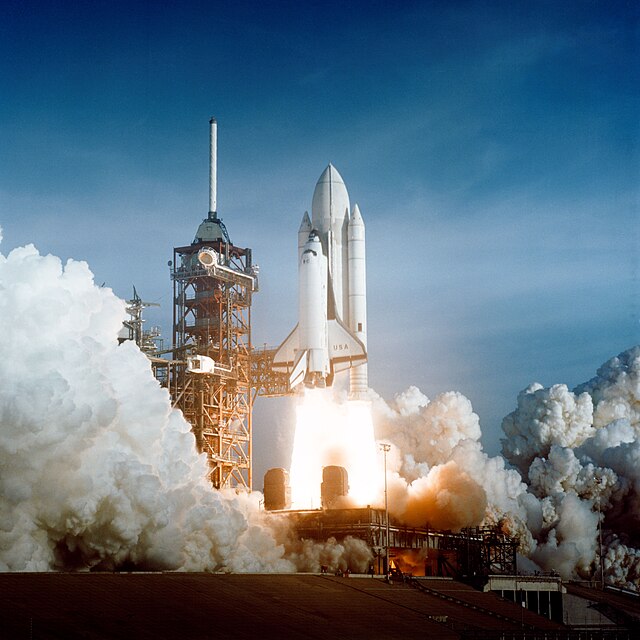 Space_Shuttle_Columbia_launching