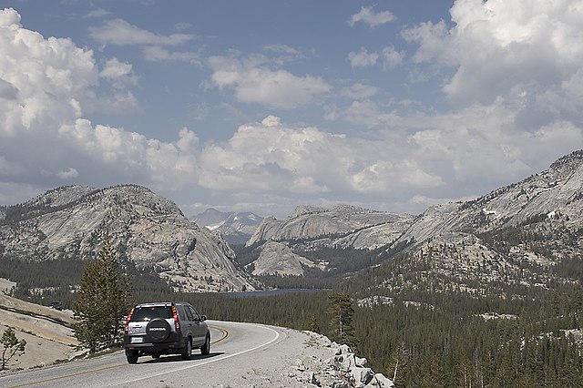 Big_Oak_Flat_Road_