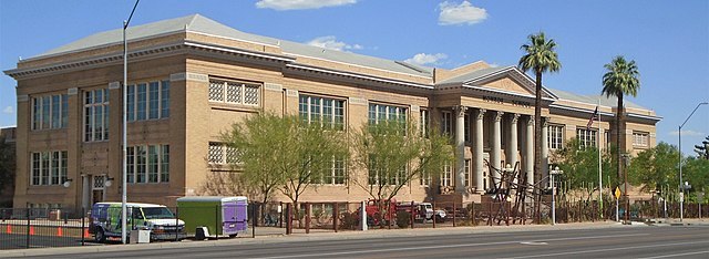Former_Monroe_School_Childrens_Museum_of_Phoenix_from_north