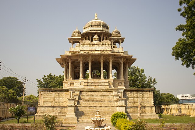 khambhon_ki_chhatri_in_Bundi