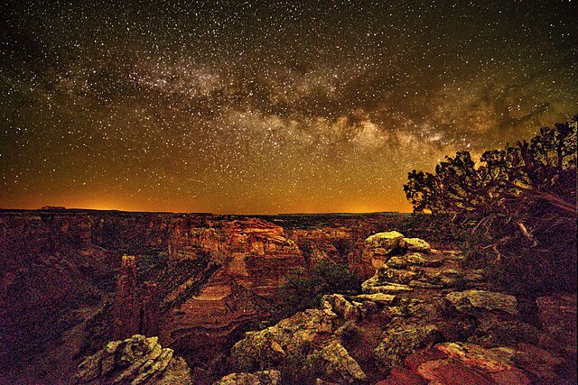 Canyon_de_Chelly_Night_Sky