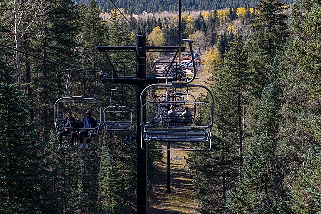 Fall_color_scenic_skyride_at_the_Arizona_Snowbowl