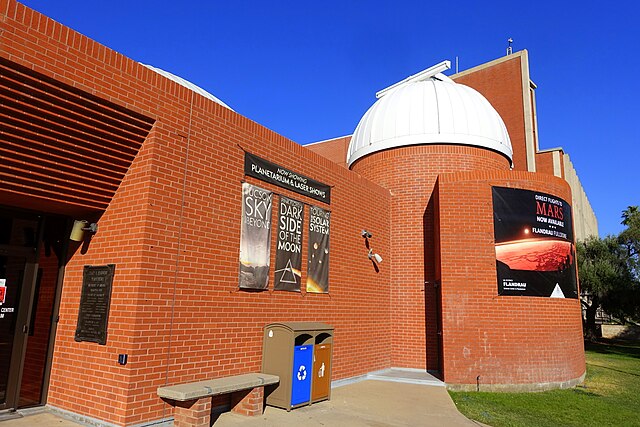Flandrau_Science_Center__Planetarium