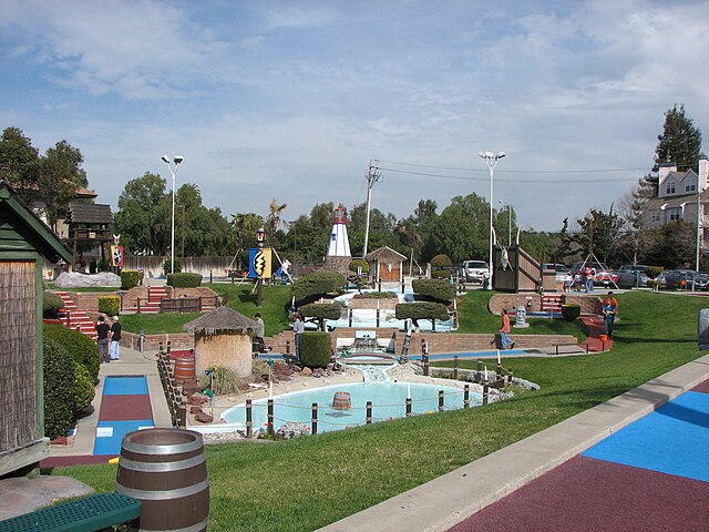 Golfland_Sunnyvale_east_side