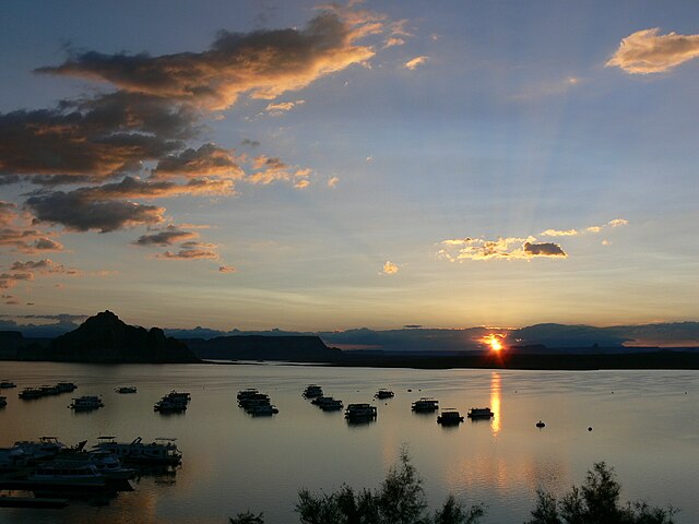 Lake_Powell_Morning