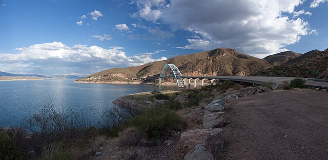 Roosevelt_Lake_Bridge