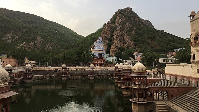Sagar_pond_view_from_Moosi_Maharani_ki_Chhatri_Alwar