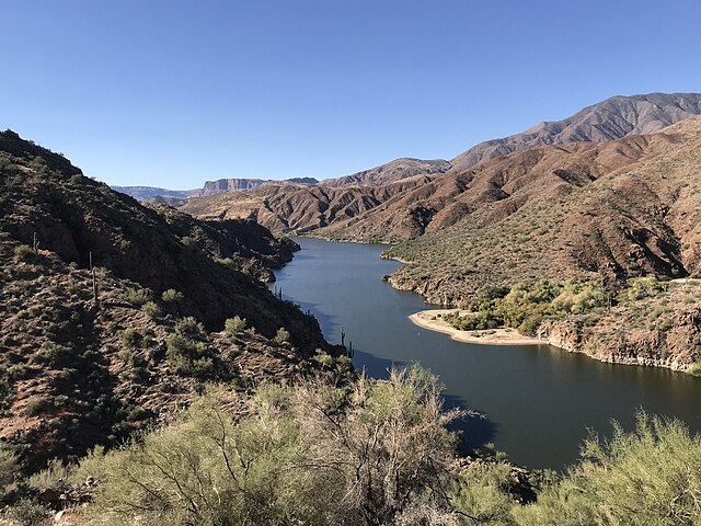 Salt_River_in_Arizona_near_Roosevelt
