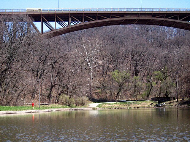 Spring_at_Panther_Hollow_Lake
