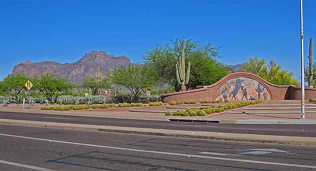 Superstitions_entrance