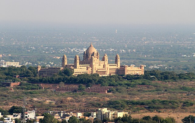 Umaid_Bhawan_Palace_long_short