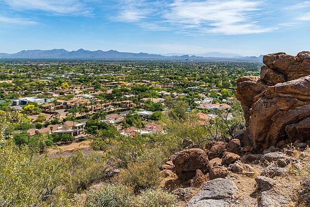View_from_Camelback_Mountain_Phoenix