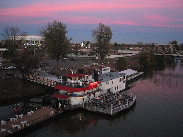 A_sunset_view_of_an_entertainment_boat