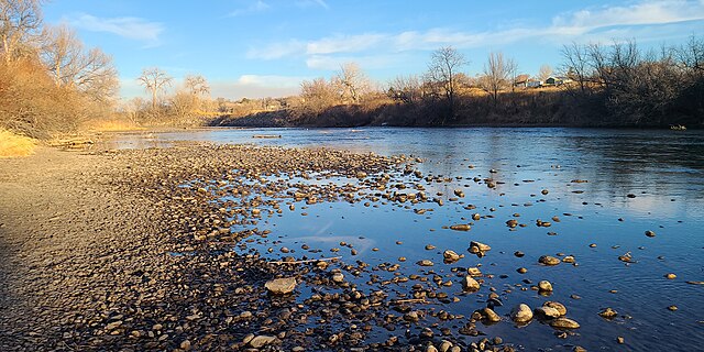 Arkansas_River_riverbank