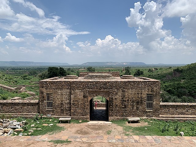 bhangarh fort