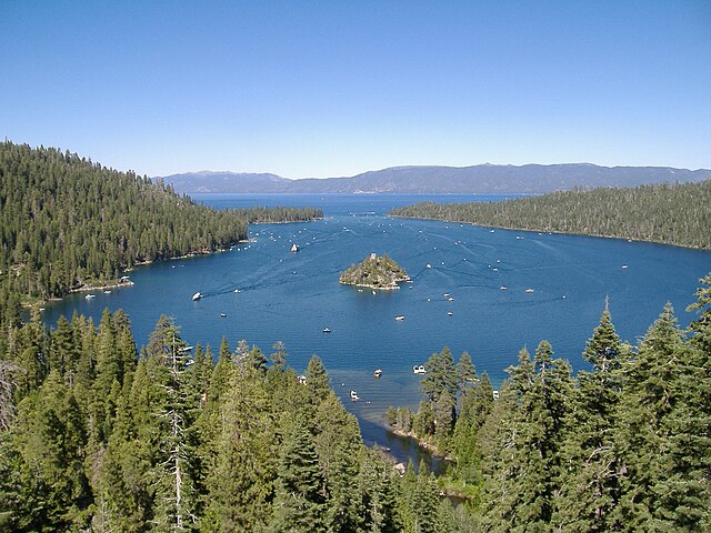 Emerald_Bay_and_Lake_Tahoe_California_US