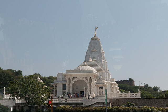 Jaipur-Birla_Mandir-Road_view