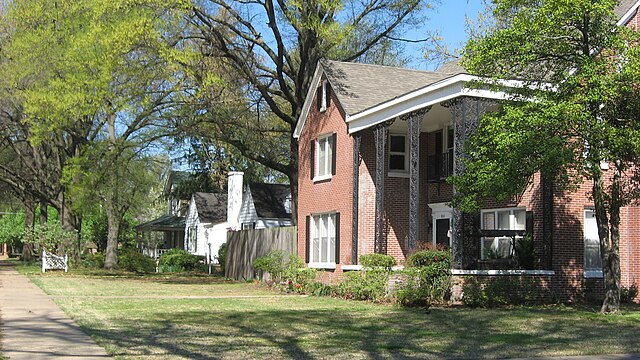 Main_west_of_Eighth_in_Blytheville