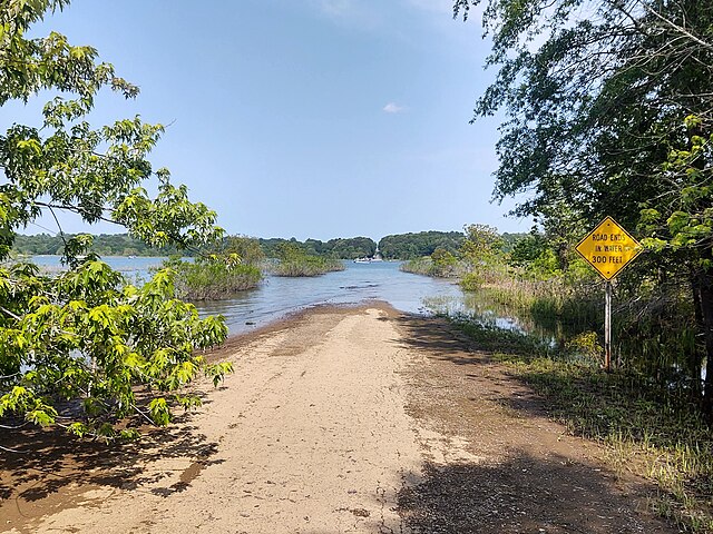 Greers_Ferry_Lake