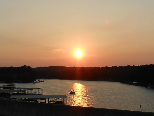 Sunset_on_Lake_Hamilton
