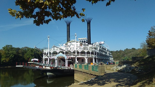 American_Queen_Clarksville_Riverfront