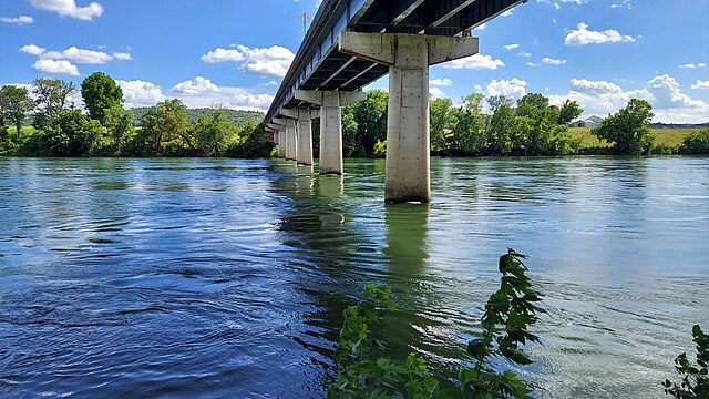 Calico_Rock_Bridge_Crossing_the_White_River