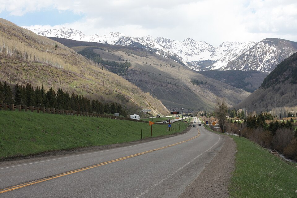 Gore_Range_from_Vail_Colorado